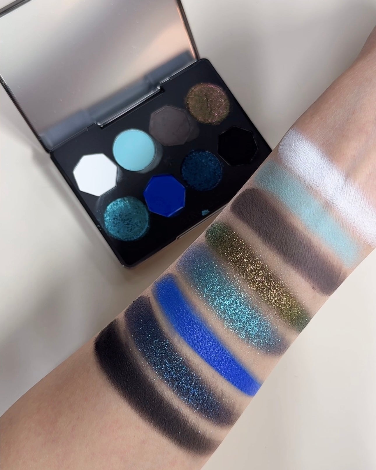 8 Colors Eyeshadow Palette Miaowu 8g