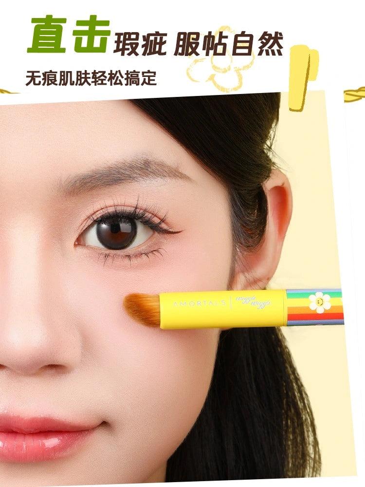 Amortals Wiggle Wiggle Concealer Tools Mini Puff n Brush Set