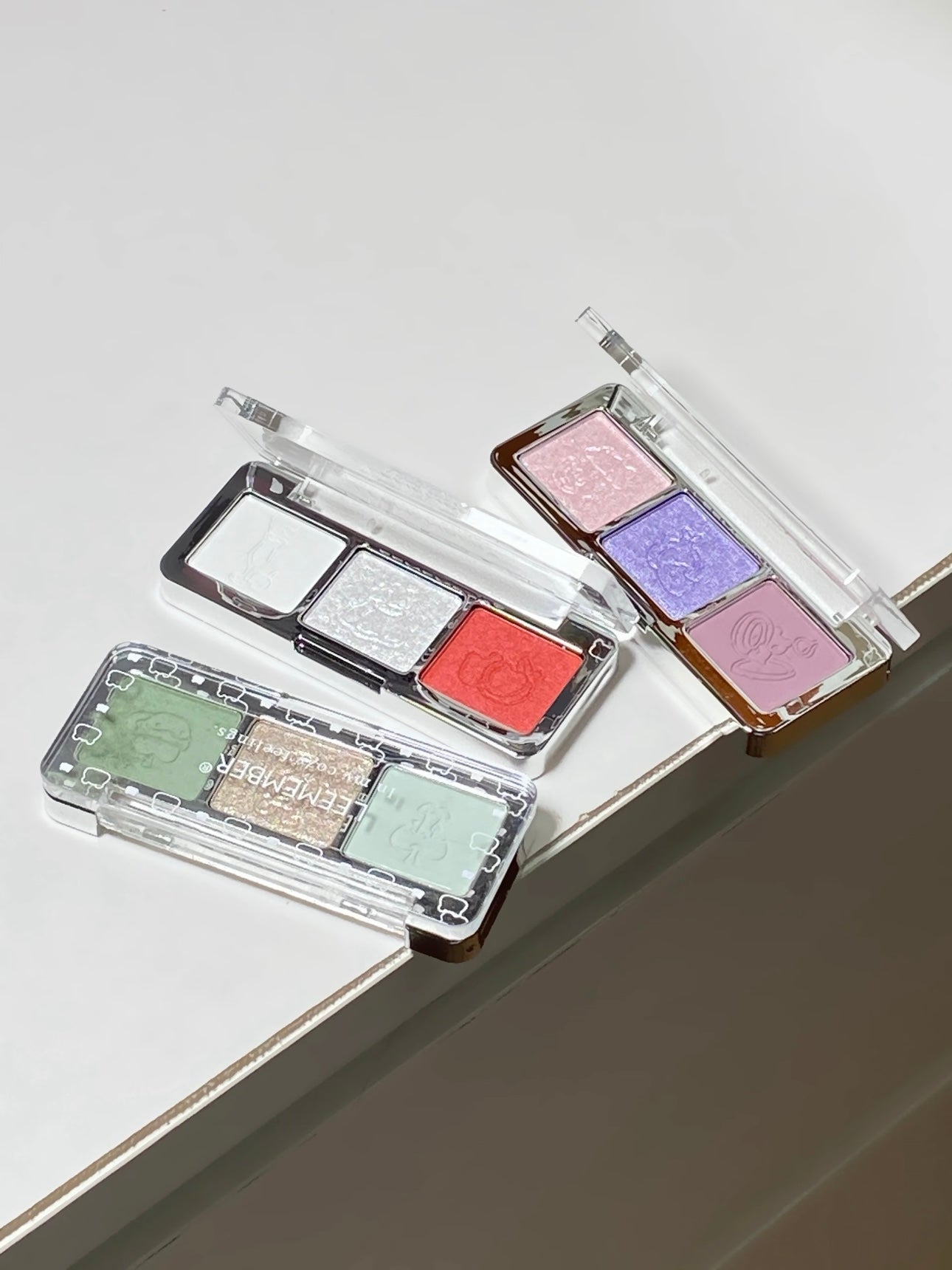 LEEMEMBER Tri-color Eye Shadow 4.8g