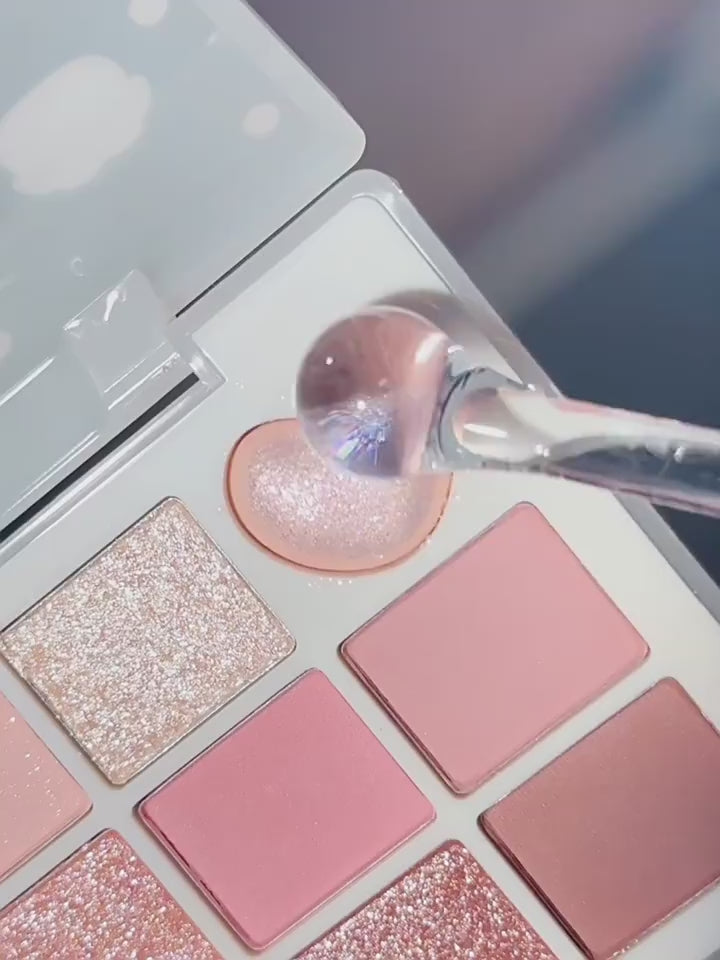 Load video: JILL LEEN GG BOND Pretty 12 Eye Palette 7.2g