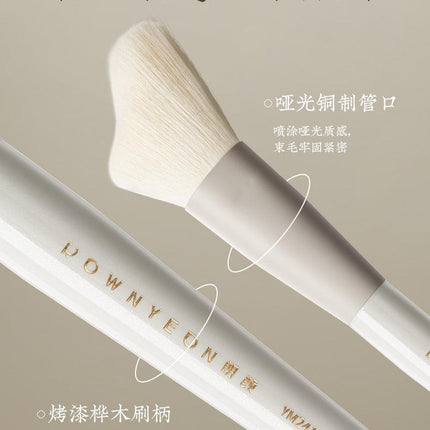 Rownyeon Contour Brush YM241 RY018 - Chic Decent