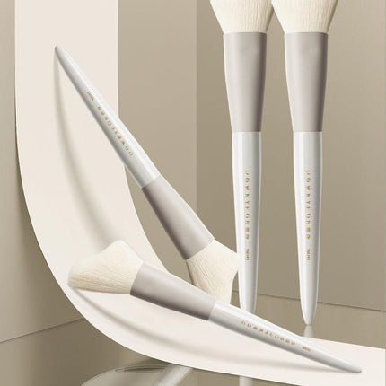 Rownyeon Contour Brush YM241 RY018 - Chic Decent